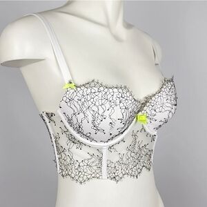 Victoria's Secret Very Sexy  Demi Buste Cream Black Lace Push Up 32D